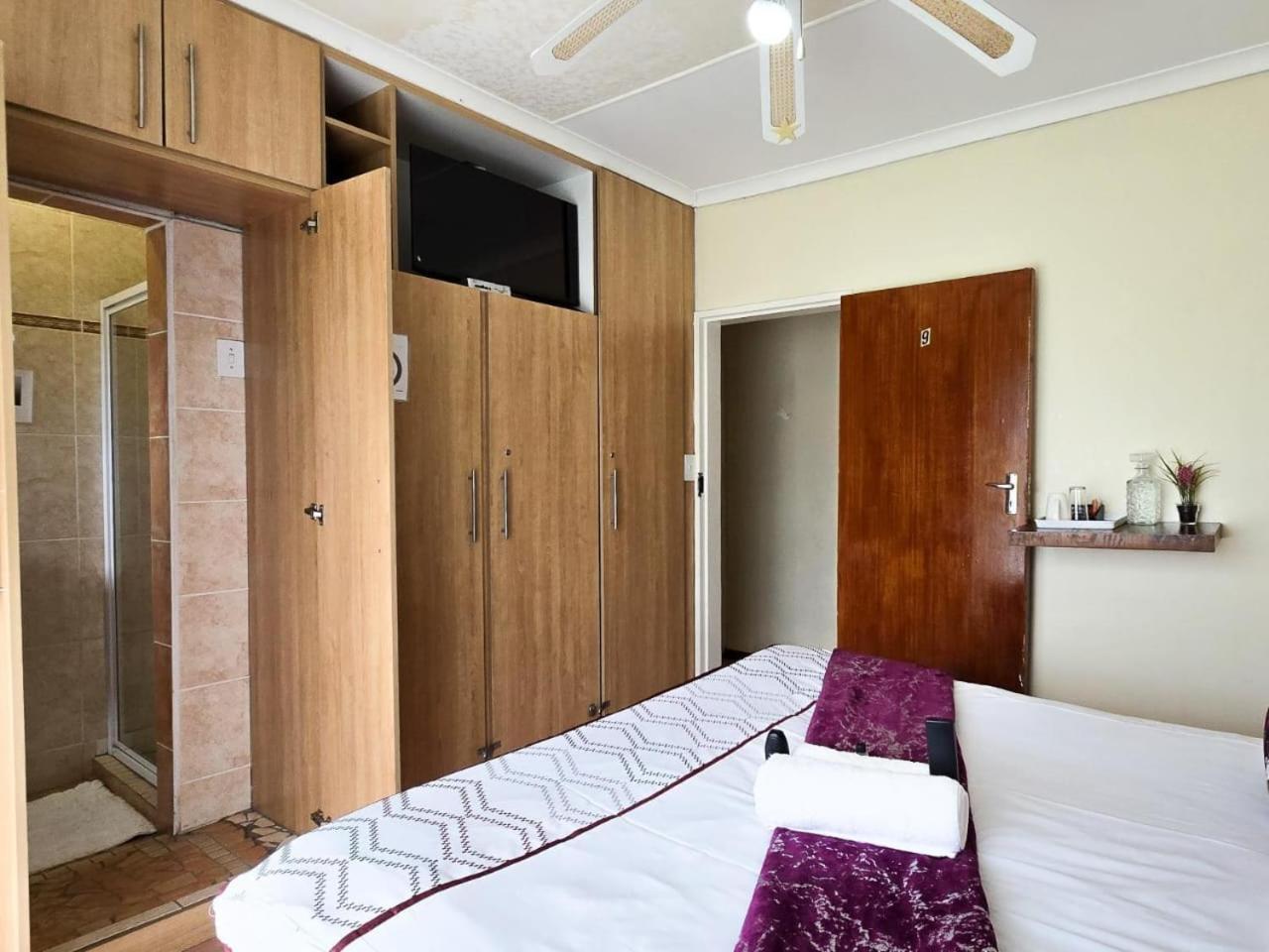Mikasa Guesthouse East London Exterior photo